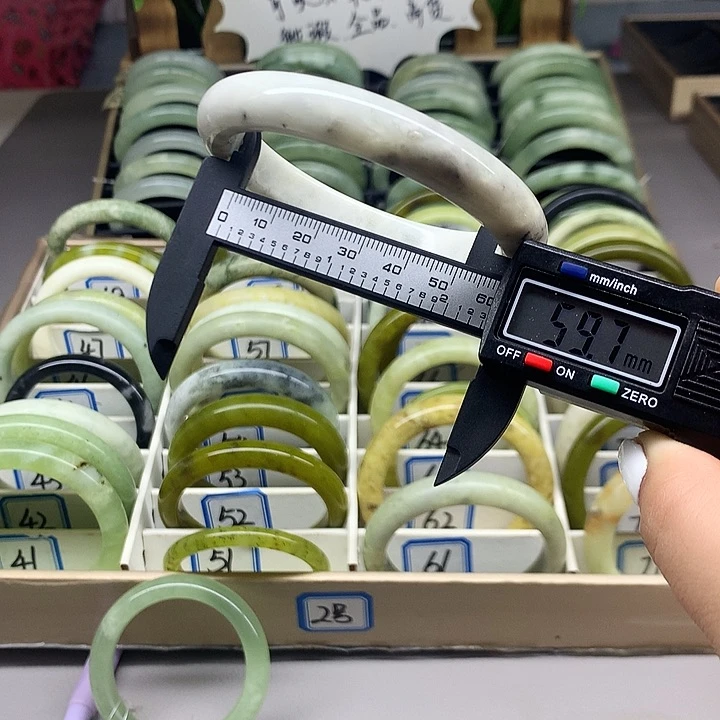 未镶嵌蛇纹石玉手镯59