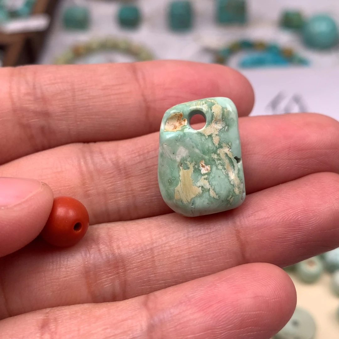 玛瑙/玉髓未镶嵌吊坠一颗