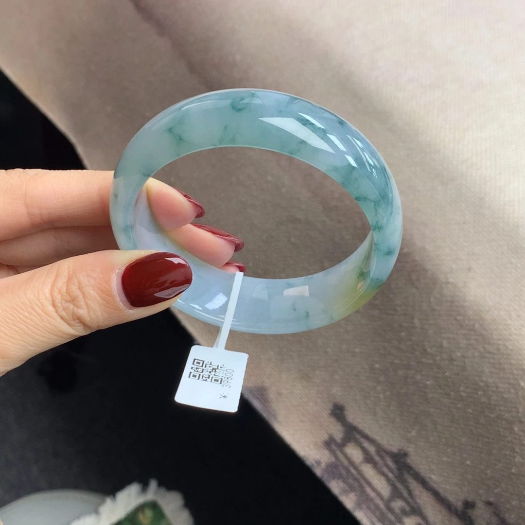 翡翠未镶嵌手镯轮胎飘花 全条一致