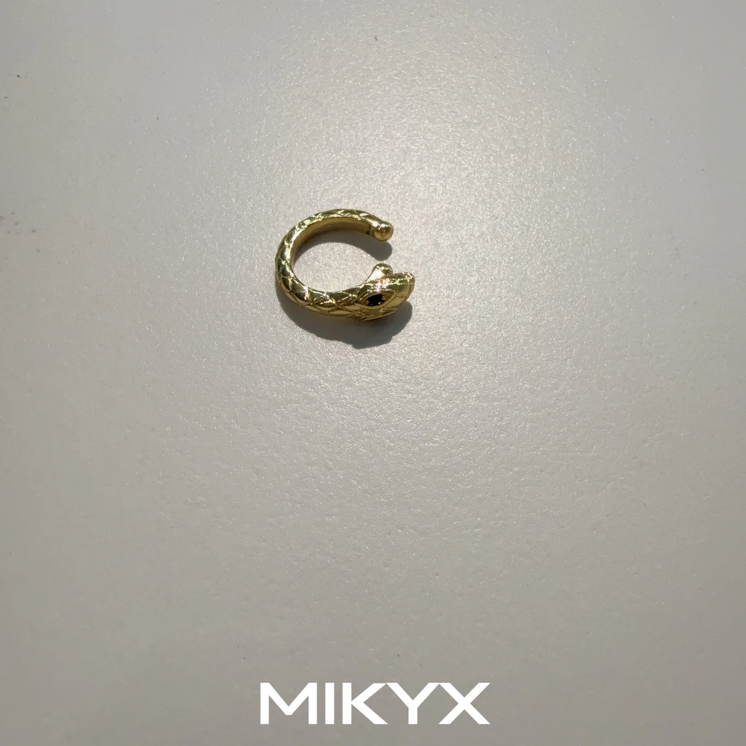 mikyx 铜合金合成锆石耳饰 金色蛇形耳骨夹QB386