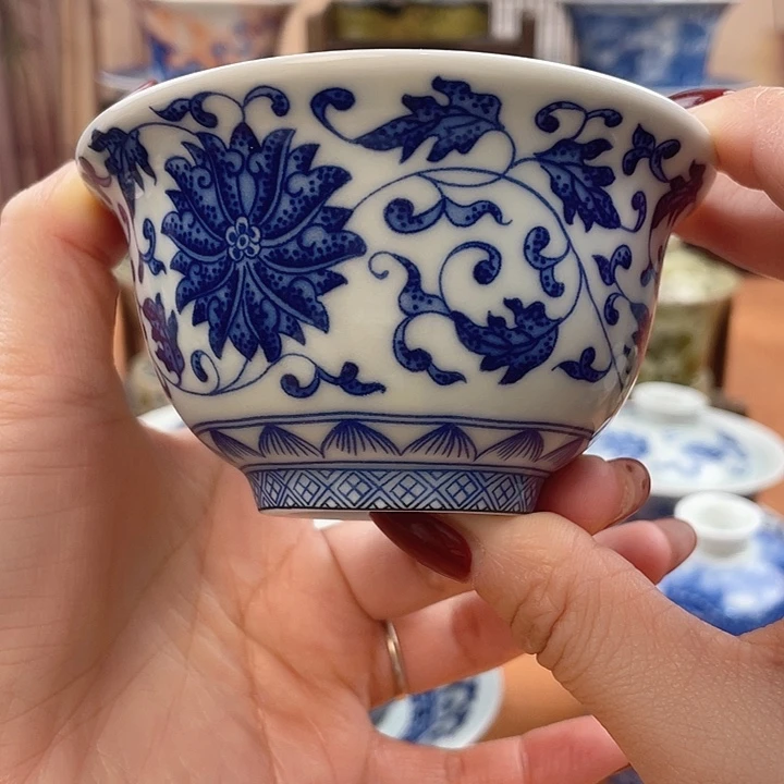 摆件青花缠枝莲压手杯