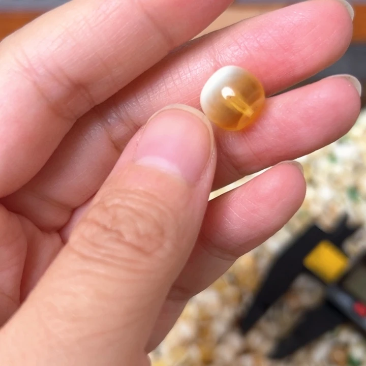 蜜蜡未镶嵌裸石10.5mm一个