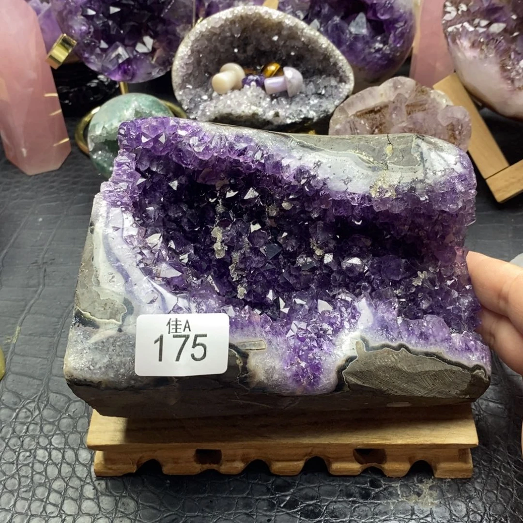 未镶嵌大型摆件（非配饰）紫晶