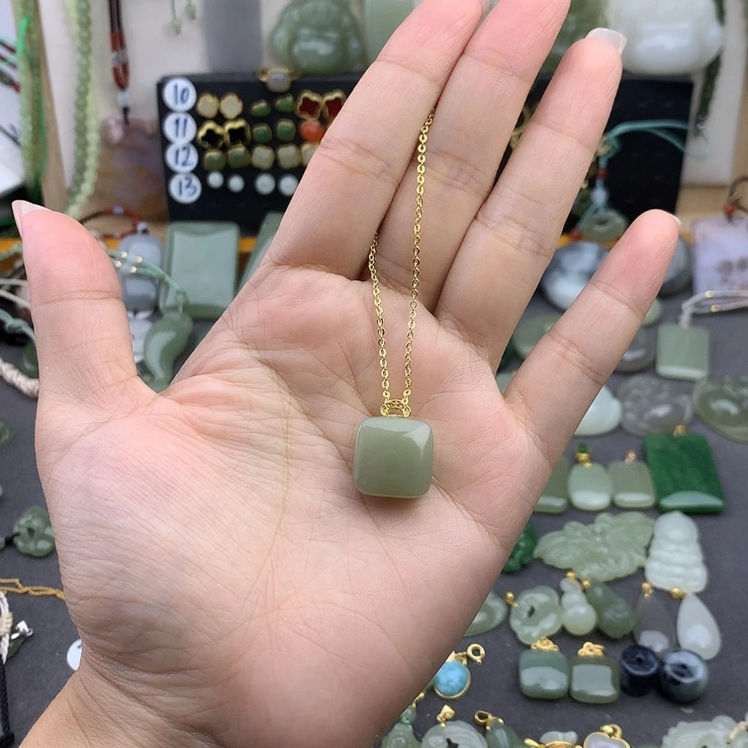 和田玉银S925镶嵌吊坠(赠链)