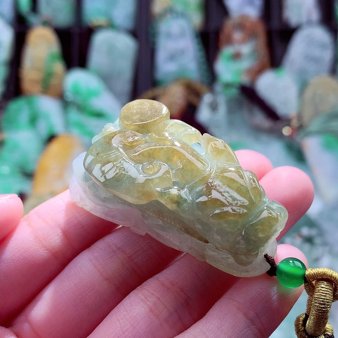 颈饰未镶嵌翡翠天然