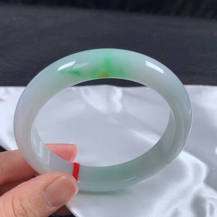 翡翠未镶嵌手镯