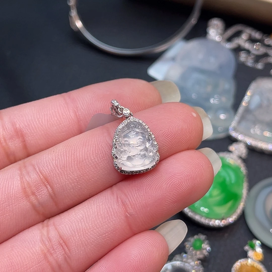 翡翠18K金镶嵌颈饰象