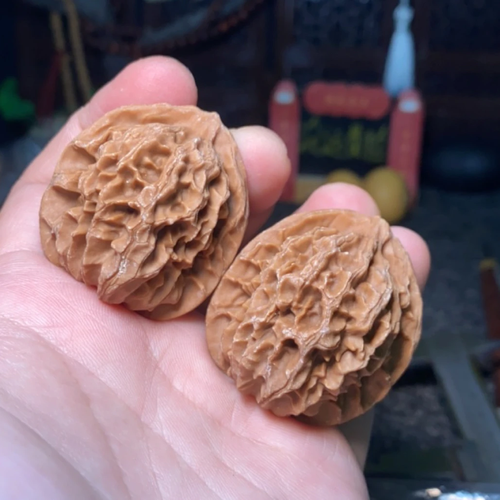 A003文玩核桃野生小众水波纹官帽边39肚37高42全品红皮手玩把件