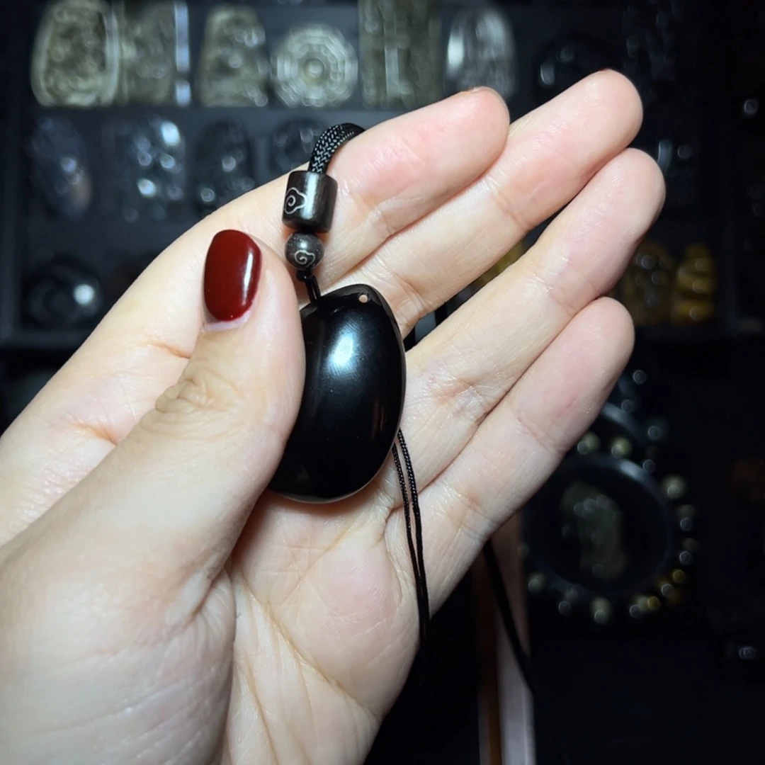 骄***纵黑曜岩未镶嵌颈饰