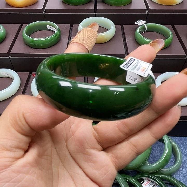 和田玉（碧玉）未镶嵌手镯