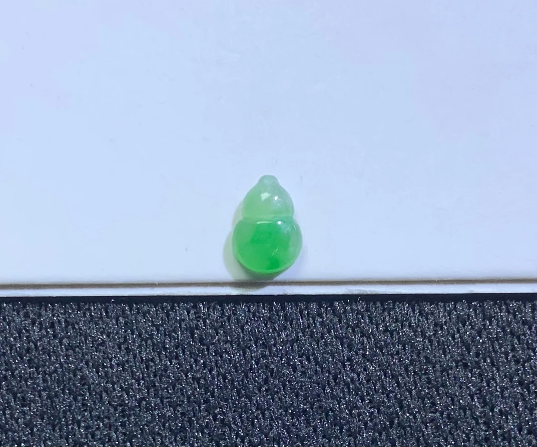 冰阳绿小葫芦天然缅甸翡翠A货裸石未镶嵌diy点缀配石顶珠