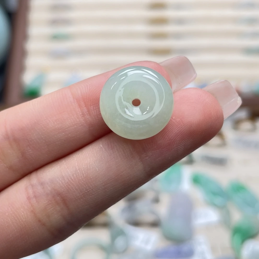 翡翠未镶嵌吊坠(不含链)a01青提葡萄平安扣