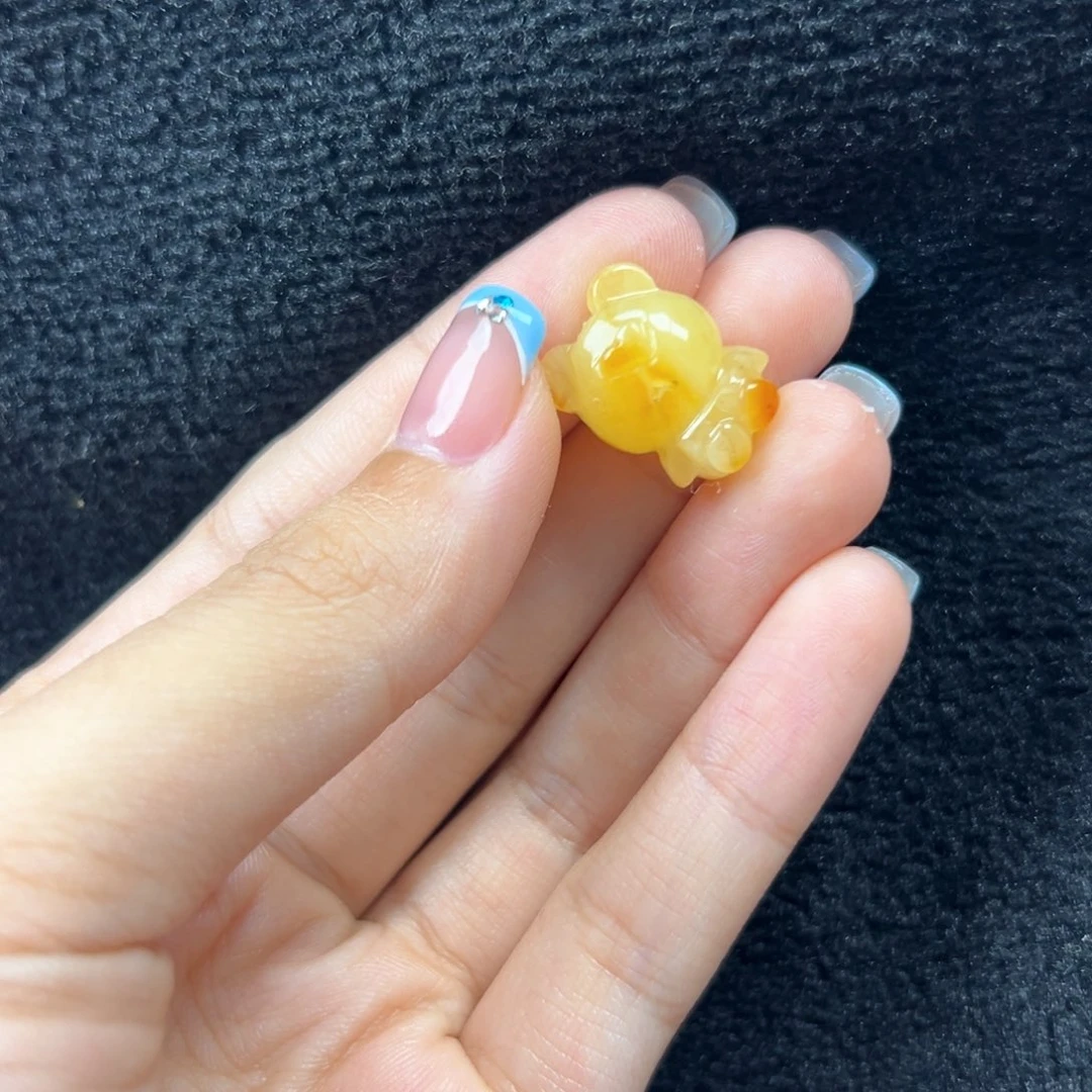 未镶嵌琥珀珠宝奇石