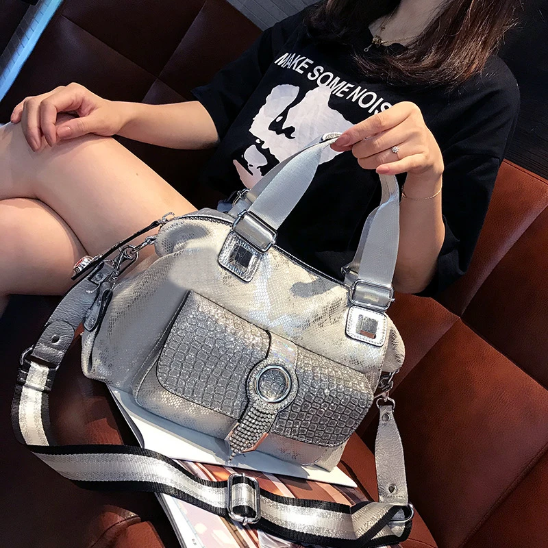 新款2025时尚大容量高级感镶钻流苏单肩斜挎包女包亮面百搭手提包