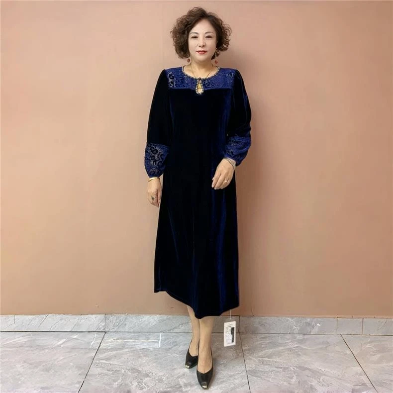 827大码遮肉丝绒中年烧花连衣裙气质秋装显瘦宽松洋气阔太太妈妈