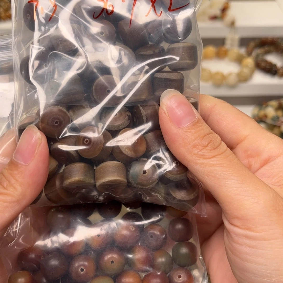 白玉菩提吊坠给Ann的