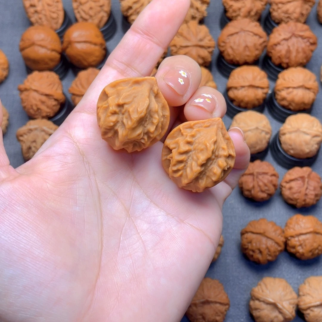 ꧁***꧂核桃文玩把件龙脊八棱