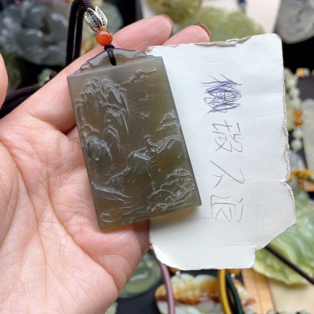 蛇纹石玉颈饰未镶嵌