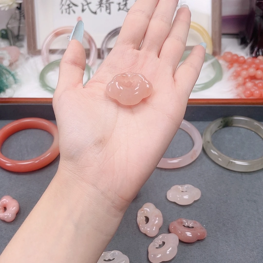 石英质玉手镯未镶嵌果**几