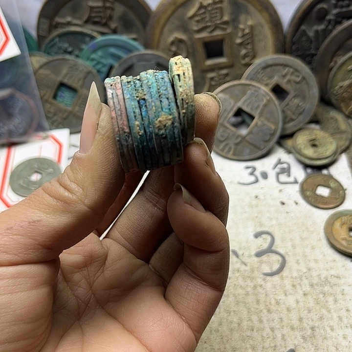 不***年锌合金文床工艺品复古铜摆件筒子