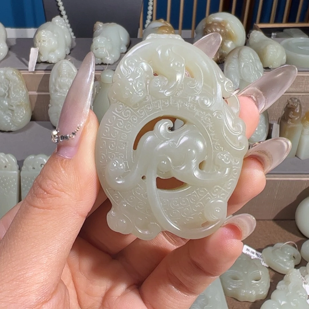 和田玉（糖玉）未镶嵌颈饰