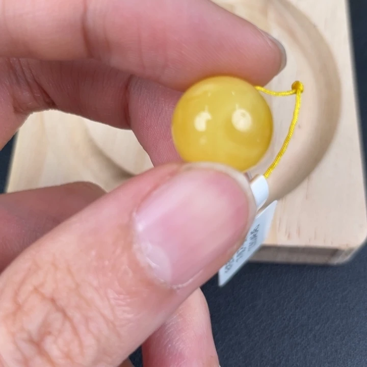 琥珀裸石未镶嵌天然110