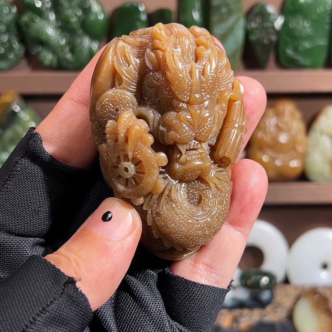 和田玉把件未镶嵌新疆且末糖满糖龙手把115g