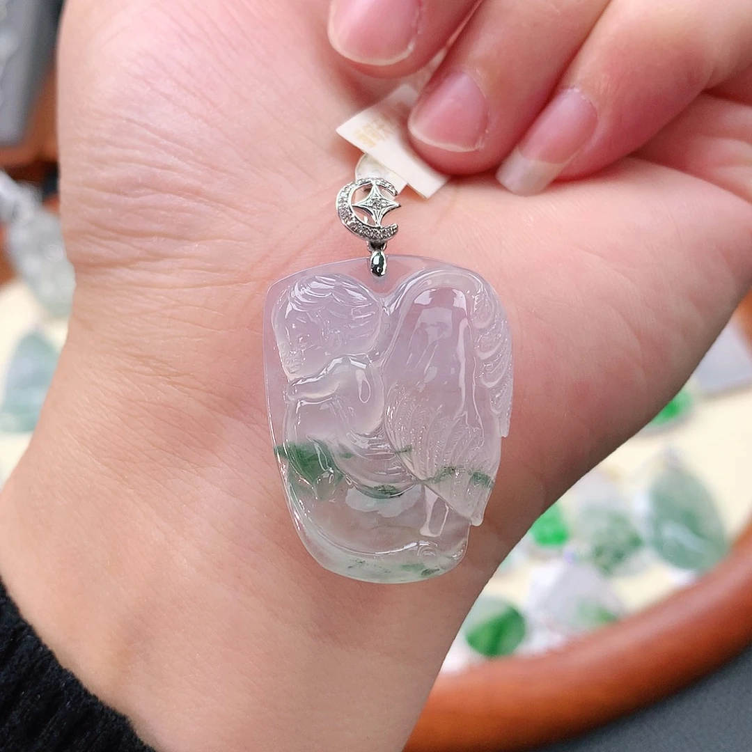 颈饰18K金镶嵌翡翠天使