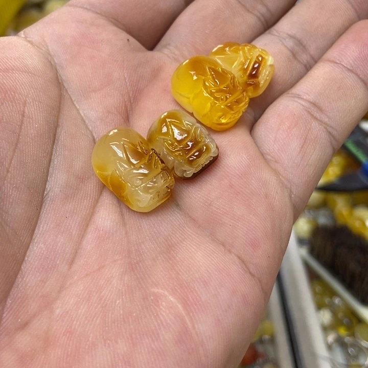 蜜蜡未镶嵌裸石多样性发货其一