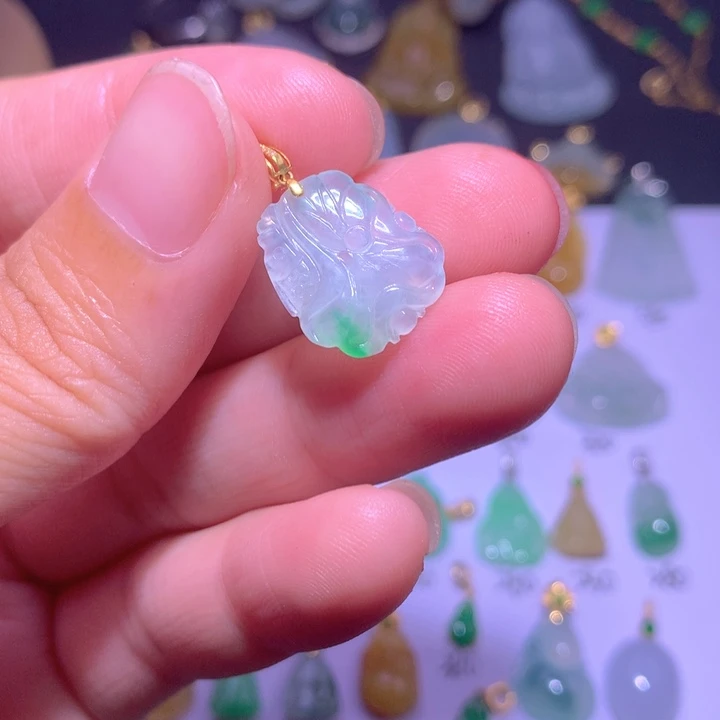 颈饰18K金镶嵌翡翠翡翠