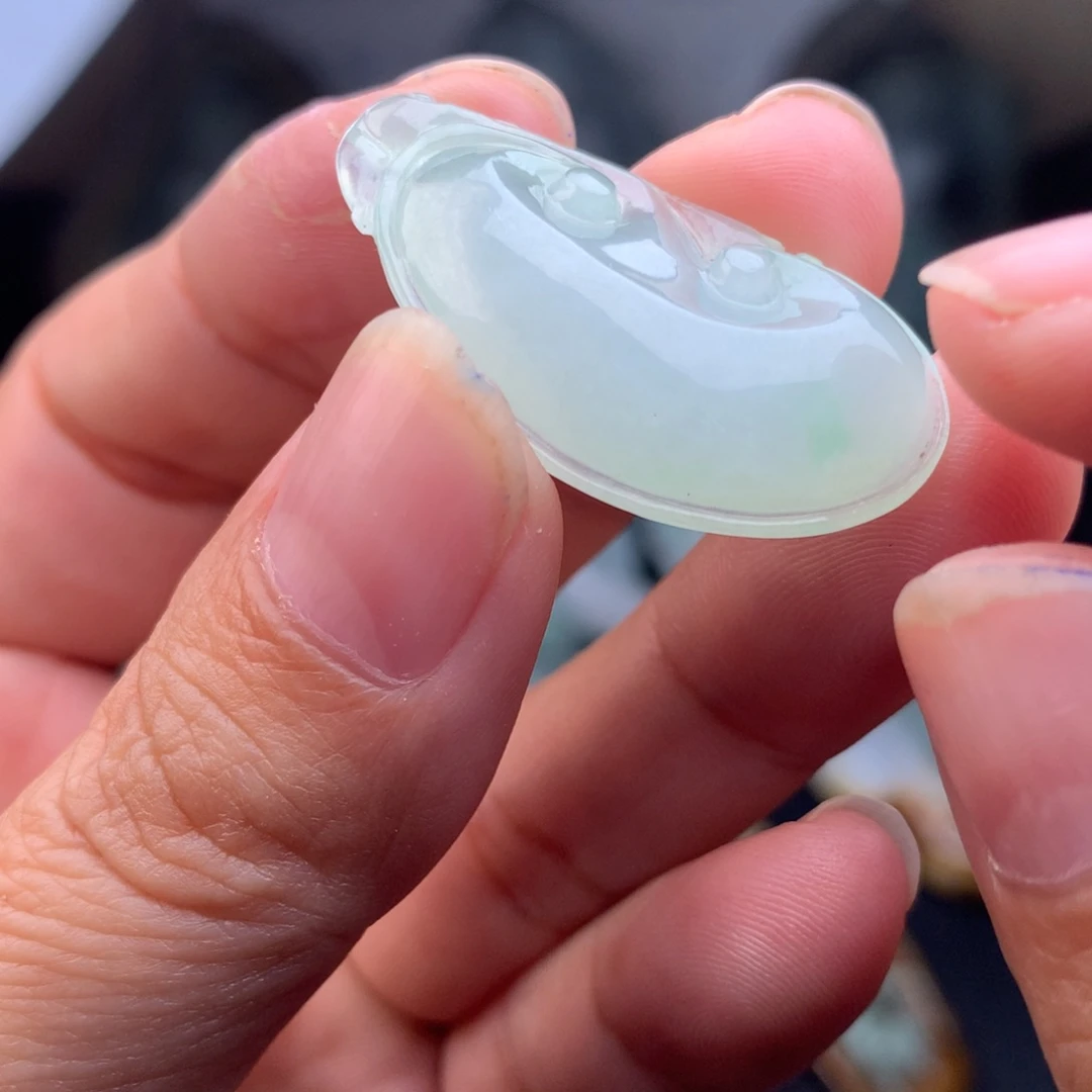 定制翡翠未镶嵌如意