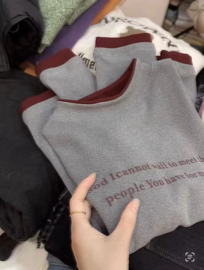 七言家双11福利   #烟灰立领慕斯绒字母假两件长袖亲肤打底