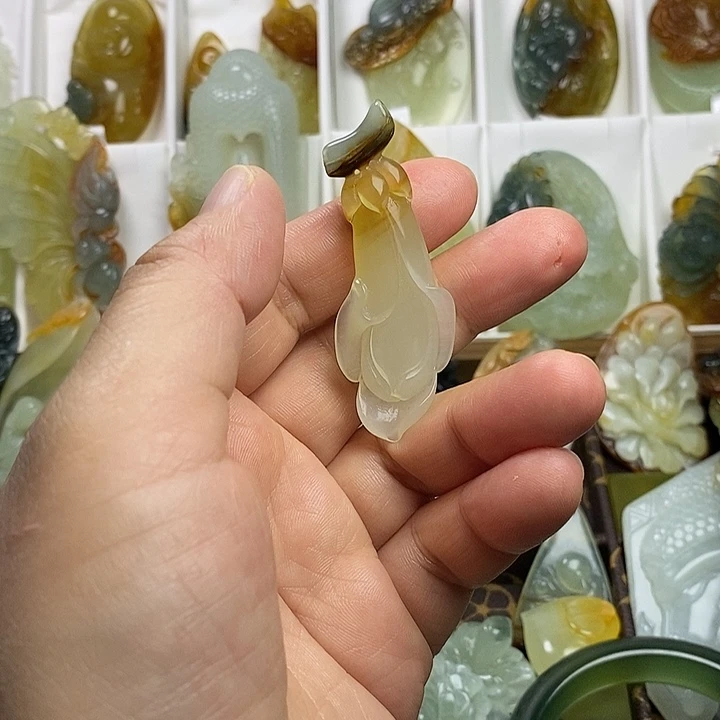 蛇纹石玉合金颈饰