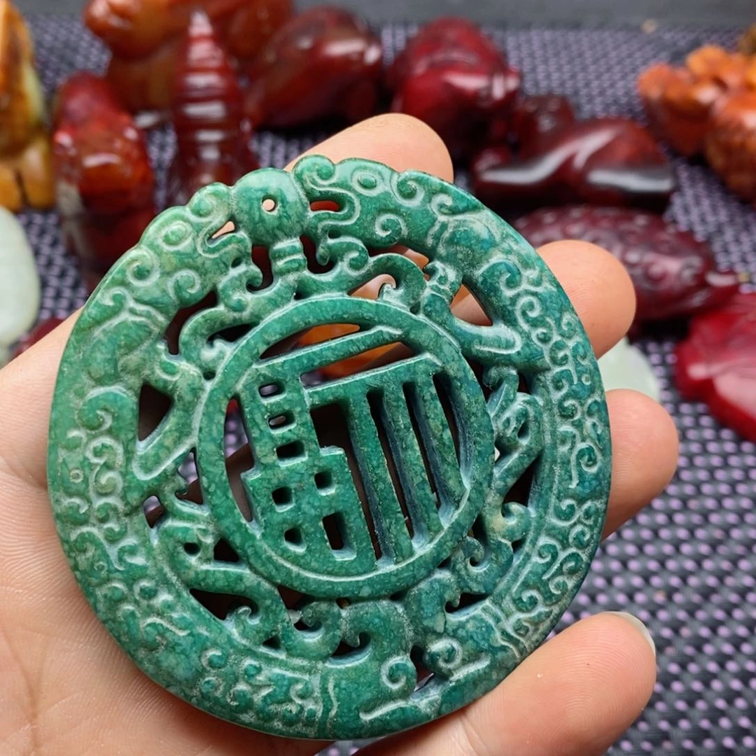 蛇纹石玉颈饰未镶嵌