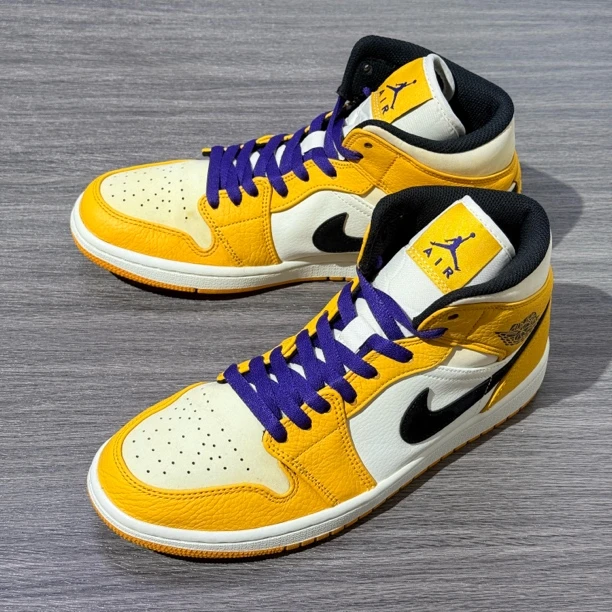 41码/AJ1黄紫湖人/复古篮球鞋/852542/无原盒 店