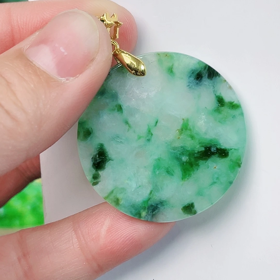 翡翠颈饰未镶嵌吊坠