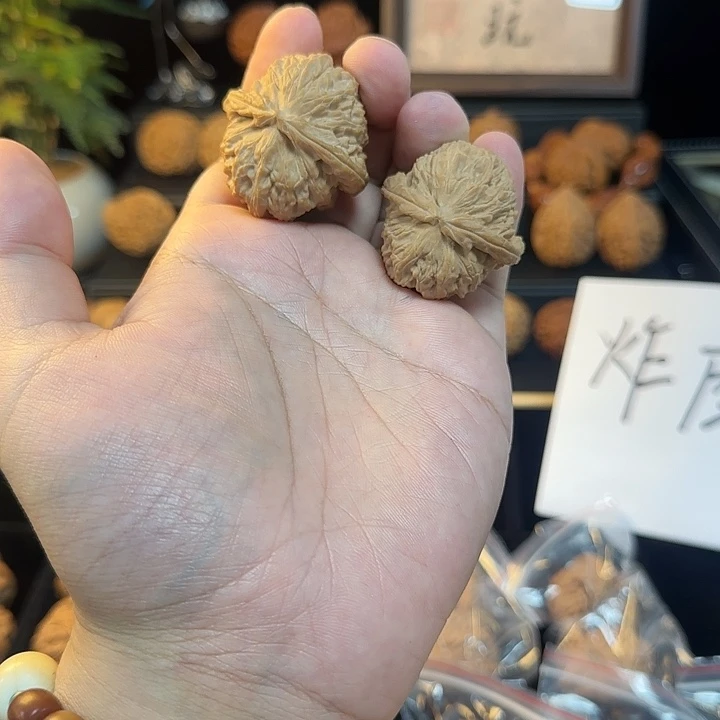 把件文玩核桃白狮子