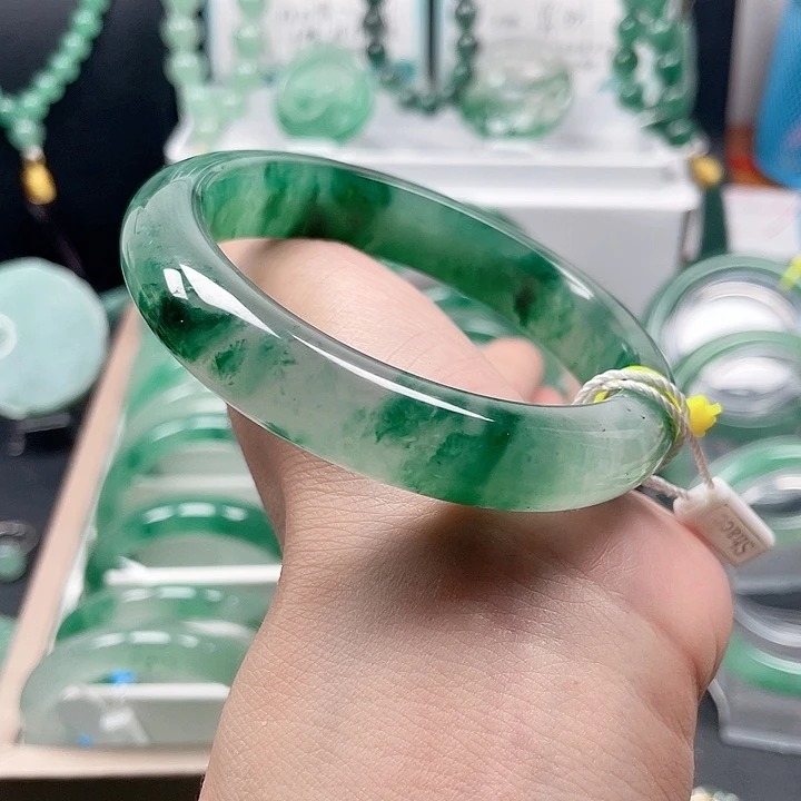 未镶嵌手镯石英质玉