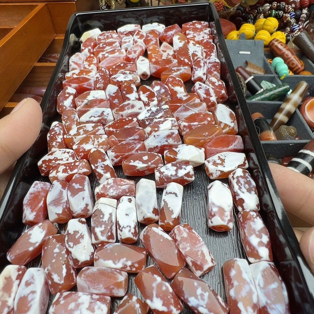 邱***慧玛瑙/玉髓未镶嵌珠宝半成品