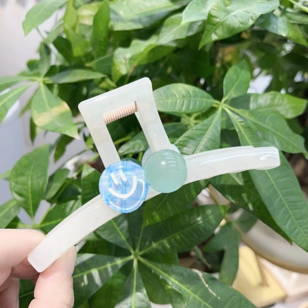 A967蓝色笑脸大抓夹