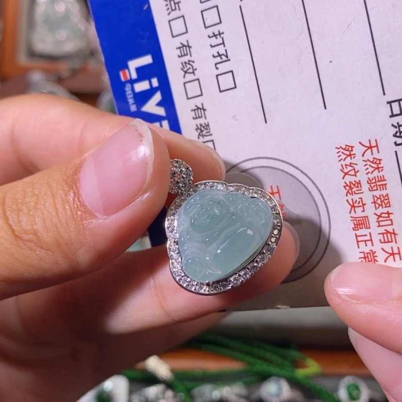 【闪购商品】翡翠未镶嵌颈饰淳*