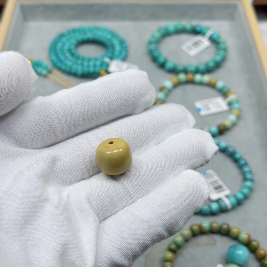 绿松石未镶嵌挂件