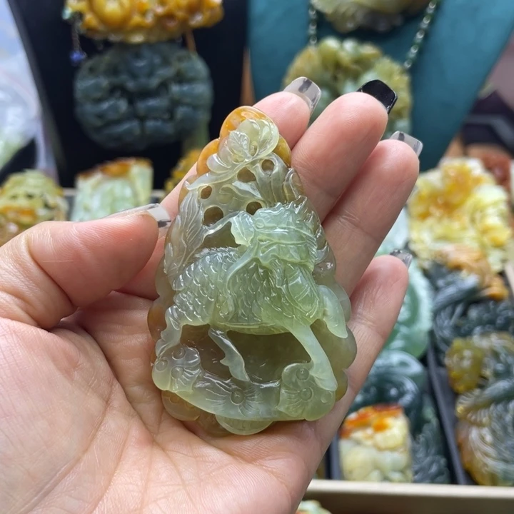 蛇纹石玉未镶嵌挂件