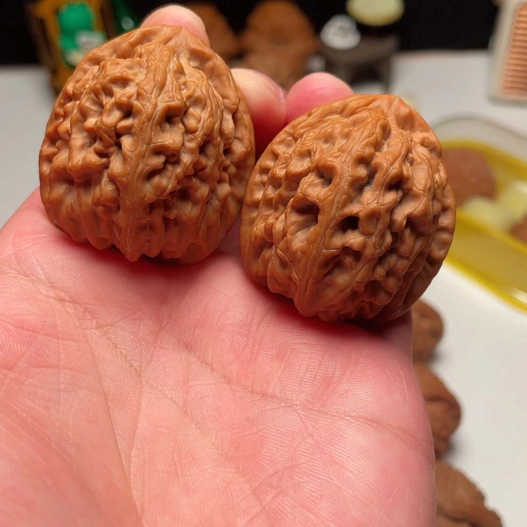 文玩核桃吊坠红锦鲤