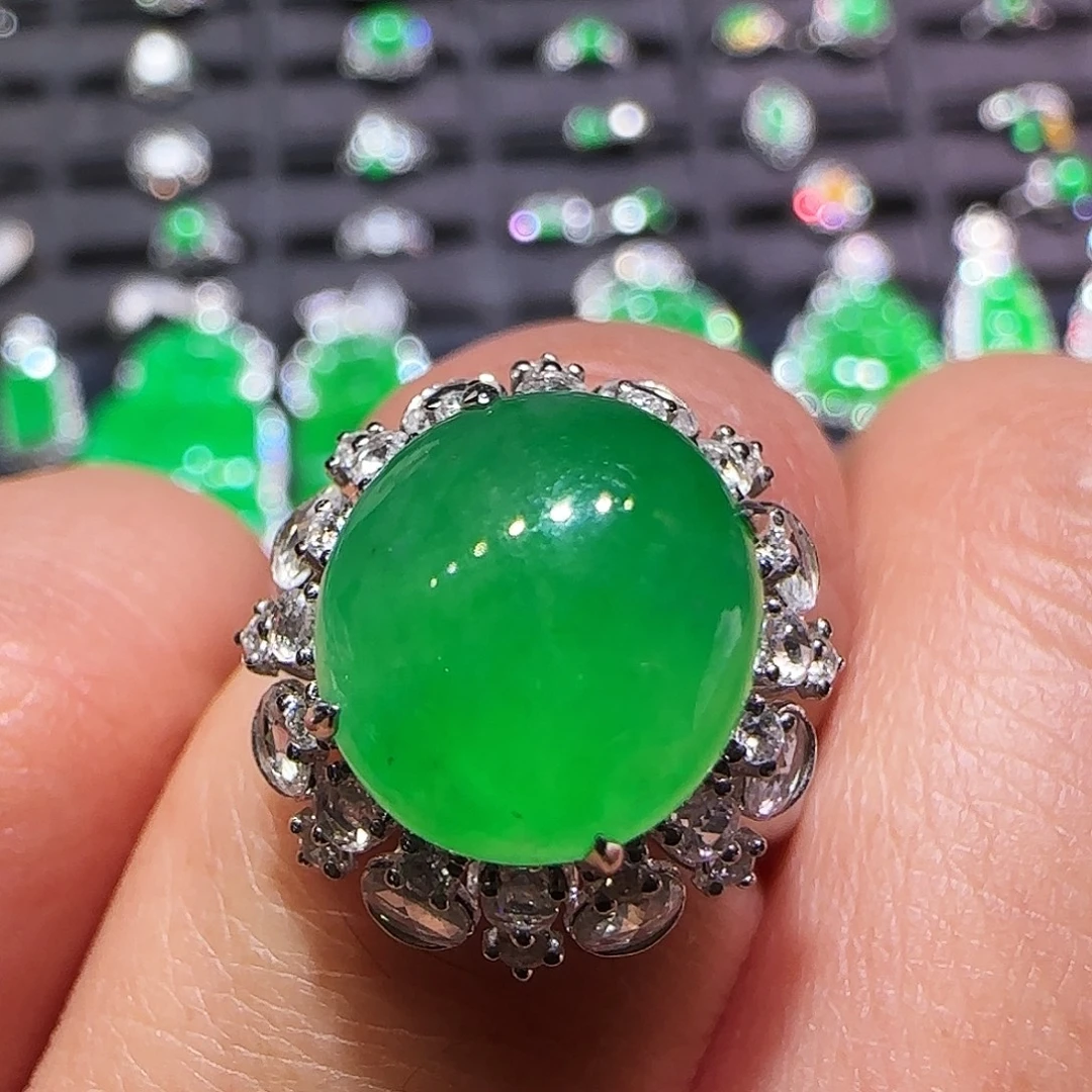 翡翠18K金镶嵌戒指