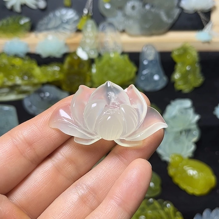 ****࿐蛇纹石玉未镶嵌颈饰