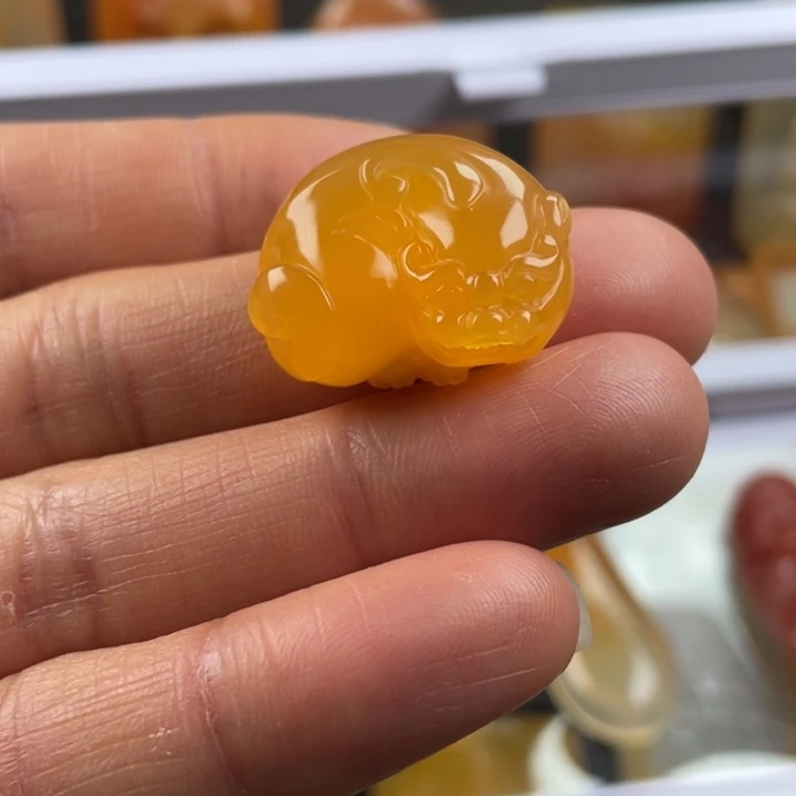 石英质玉（黄龙玉）颈饰未镶嵌