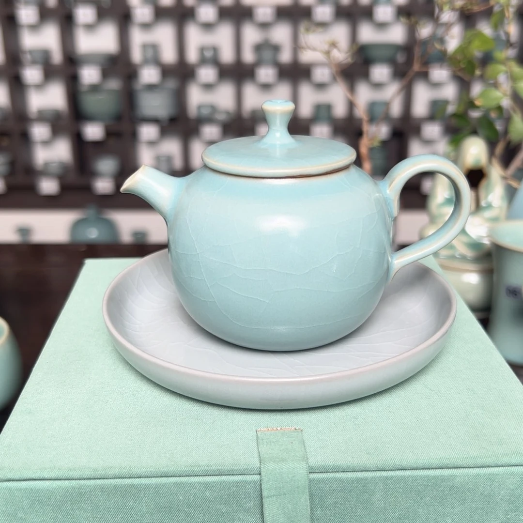 仿古天青釉小壶 曹