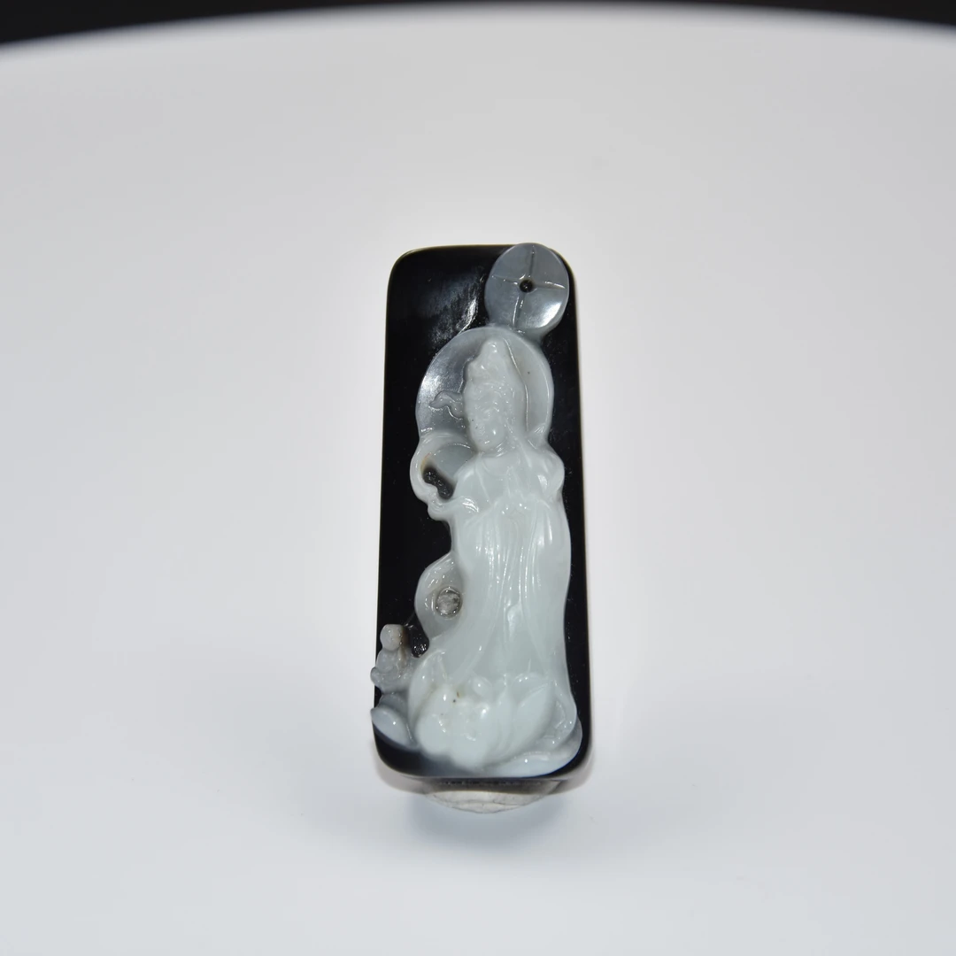 LOT.30双色黑皮观音牌/615279
