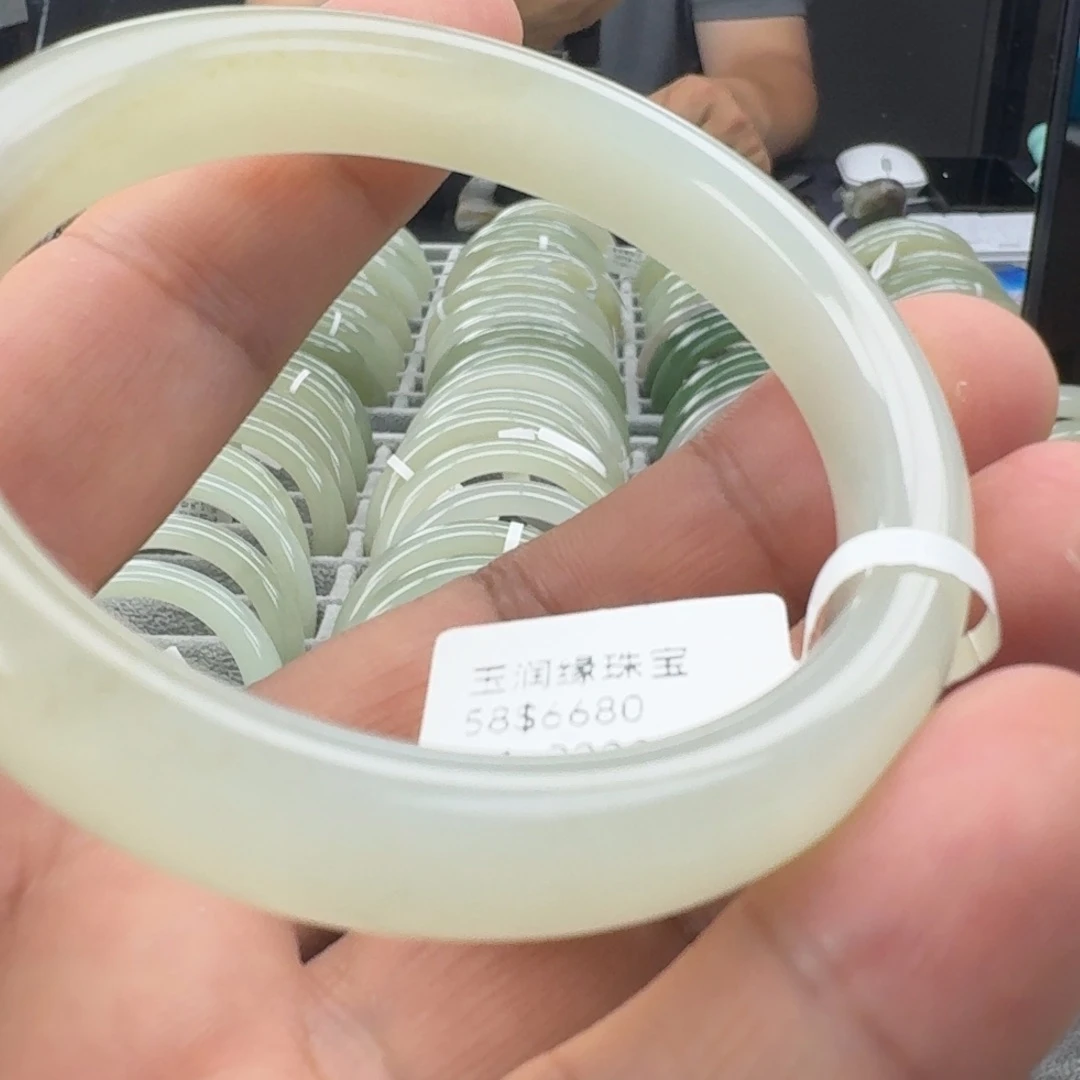 和田玉（糖玉）手镯未镶嵌